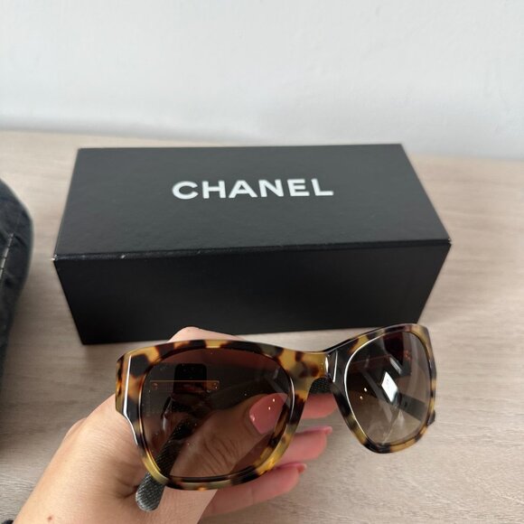 Chanel CC Logo Sunglasses Tortoise and Denim Frame - Picture 4 of 13